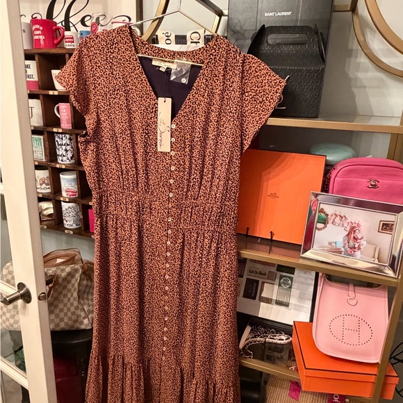 Les Serein Dresses & Skirts - Chic Button-Down Midi Dress in Brown Leopard Print